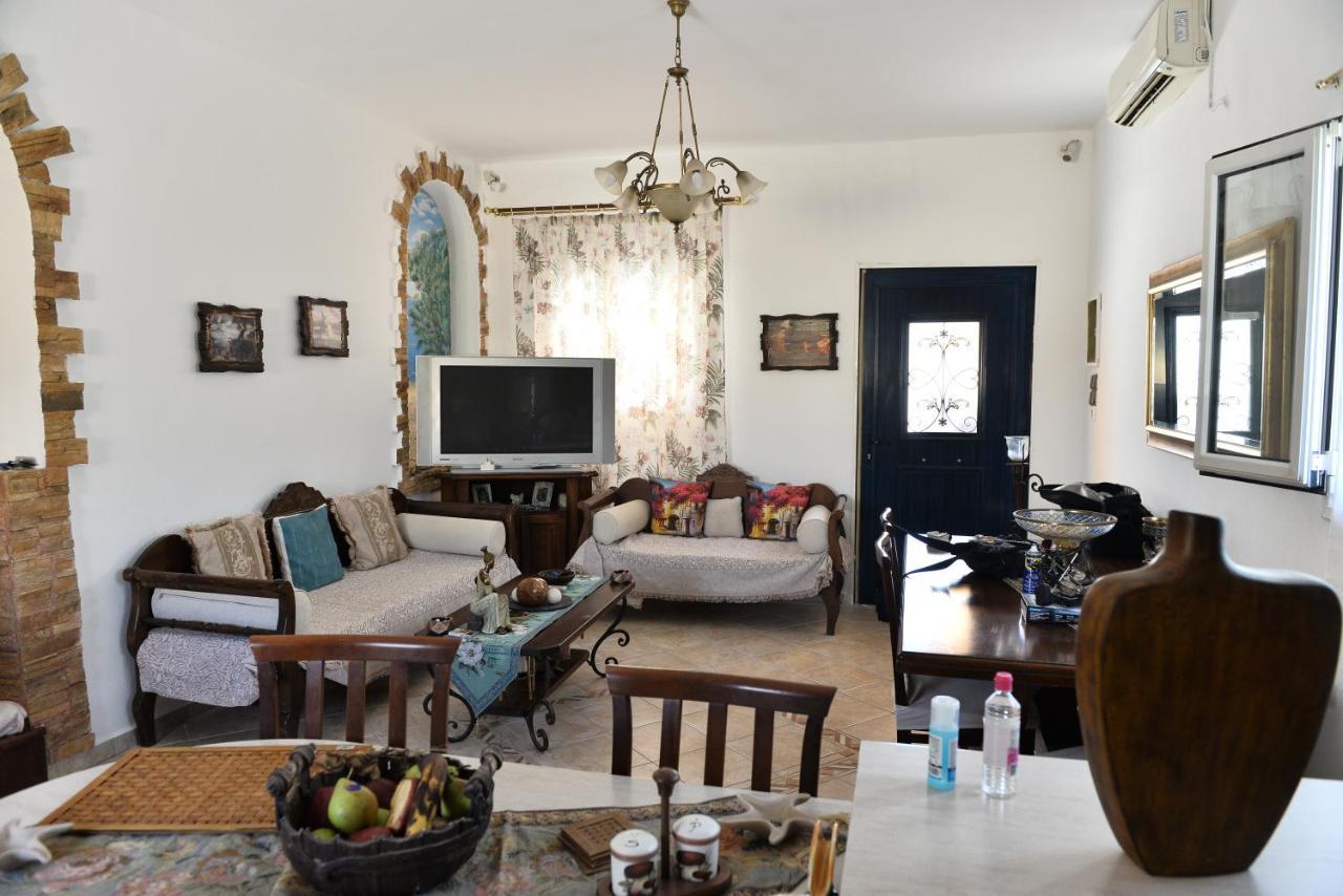 Κυκλαδίτικη Βίλα Στην Παραλία Αντώνηδες, Κύθνου Kythnos Exterior photo