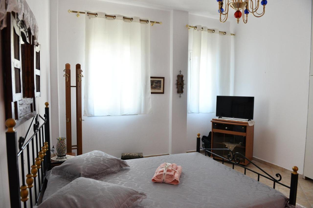 Κυκλαδίτικη Βίλα Στην Παραλία Αντώνηδες, Κύθνου Kythnos Exterior photo
